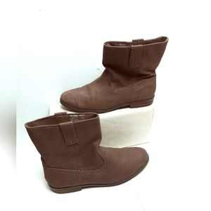 Pull On Mid Calf Boots 8.5 Taupe Low Heels Round Toe